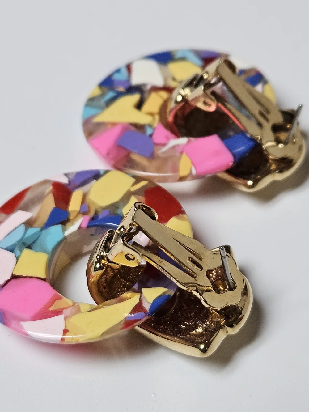 80s 90s KJL Kenneth J Lane Gold Multicolor Confetti Hoop Drop Earrings - Picture 5 of 10